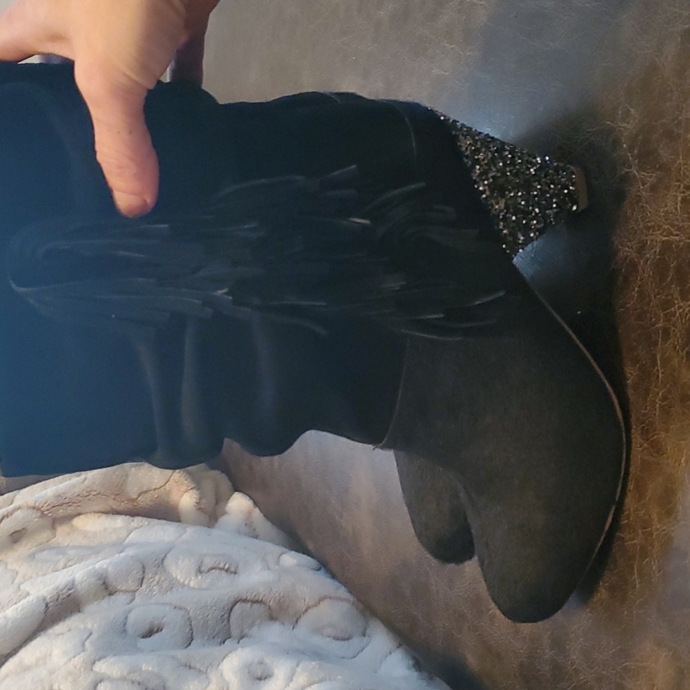 VINTAGE BLACK SUEDE FRINGE IN SIDE COWHIDE ON LOWER PART WITH BLING HEEL SIZE 7
